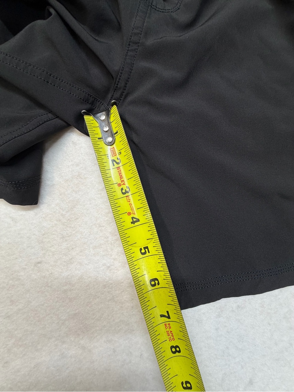 Vuori Men's Kore Shorts 7” Lined with White Drawstring - Picture 7 of 8